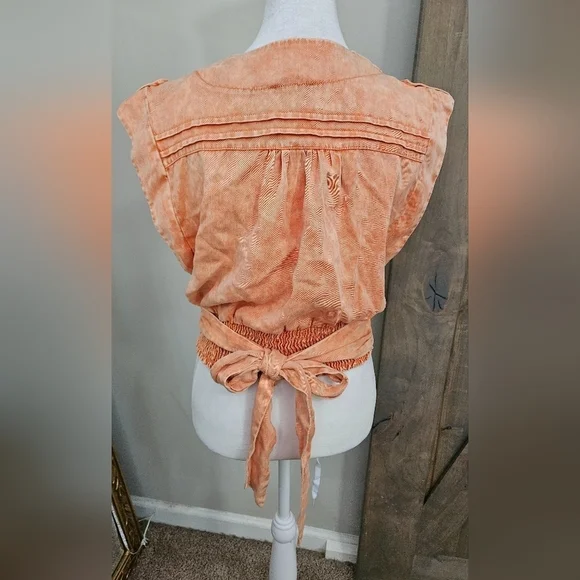 FATE Smocked Crop Utility Blouse In Pastel Orange. Size Small - Picture 11 of 12